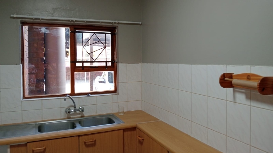 To Let 3 Bedroom Property for Rent in Langenhovenpark Free State